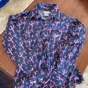Cowgirl hardware cactus button up